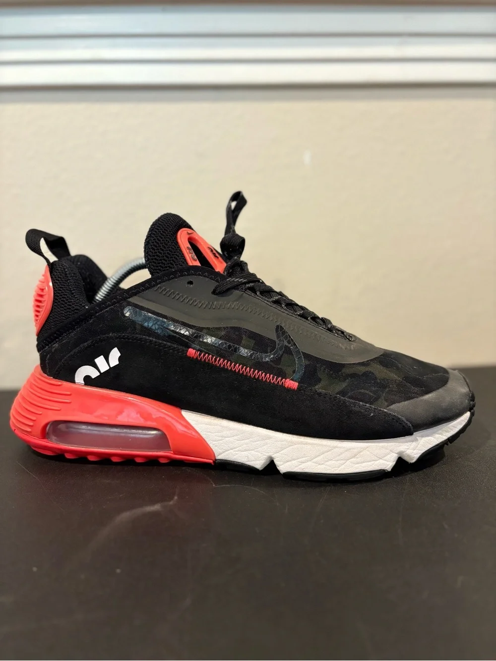 Nike Air Max 2090 Black Red Camo Men’s Size US 11 CU9174-600 - Picture 2 of 11